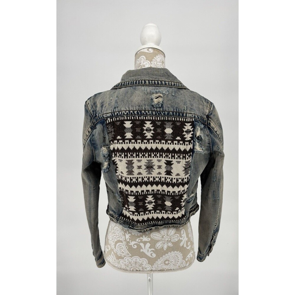 White Crow Women’s Distressed Jean Jacket Sz M Southwestern Aztec Embroidered